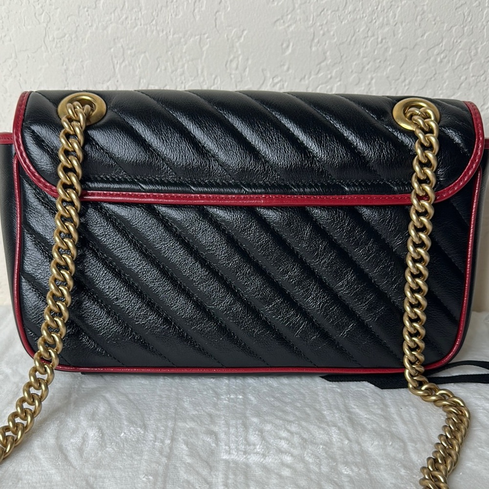 Gucci Black and Red Leather Shoulder Bag with Gold Chain - Picture 3 of 17